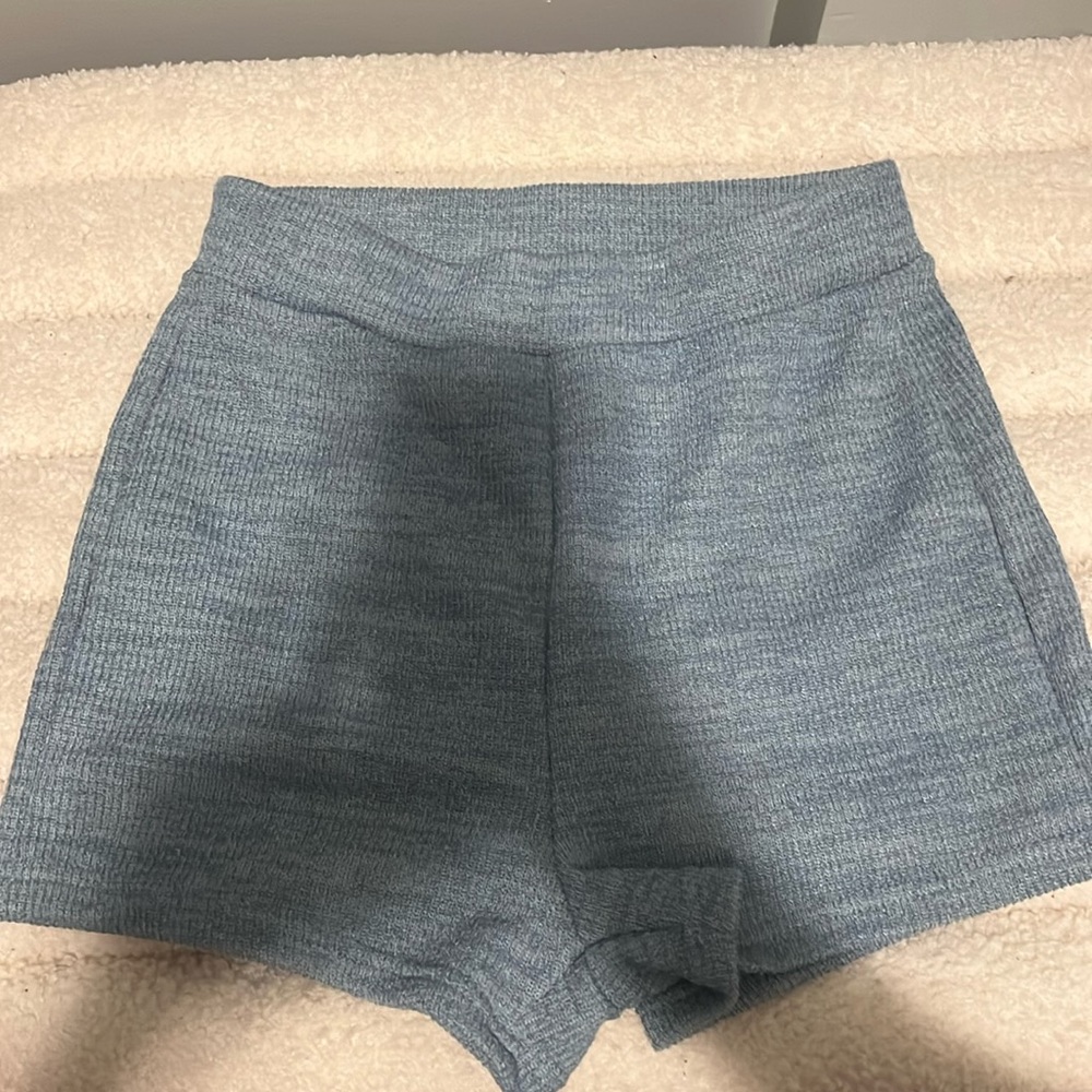Blue high waisted knit shorts